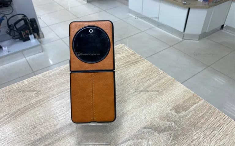 Tecno Tecno Phantom V Flip