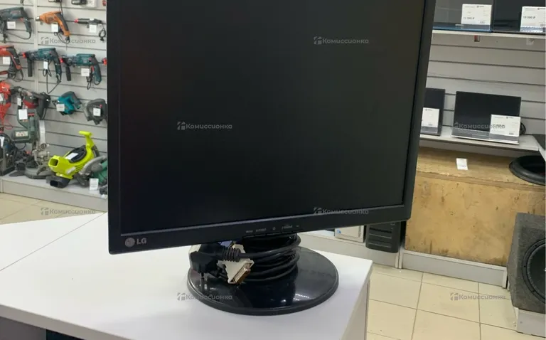 Монитор LG Flatron L1942SE