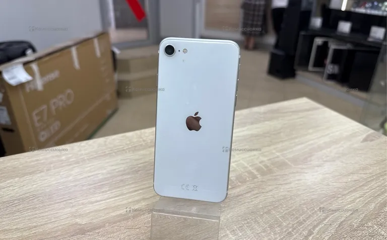Apple iPhone SE 2020 64Gb.