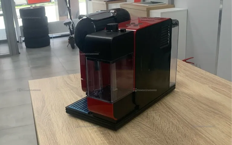 Кофе машинка DeLonghi EN521R