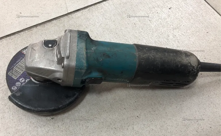 УШМ Makita 9558HN.