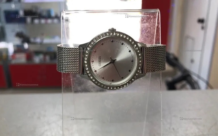Часы  GUESS