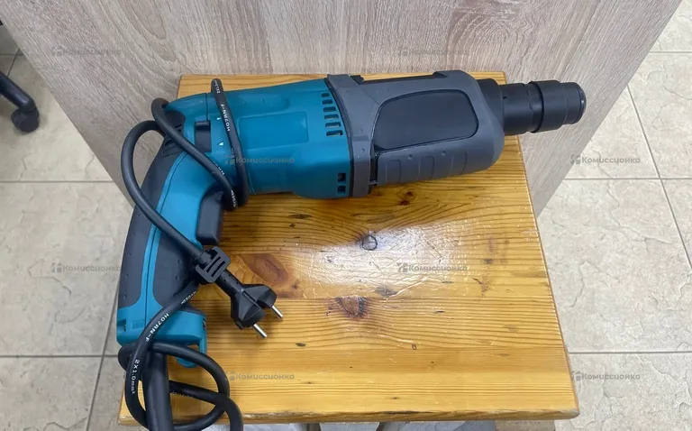 Перфоратор Makita HR2470