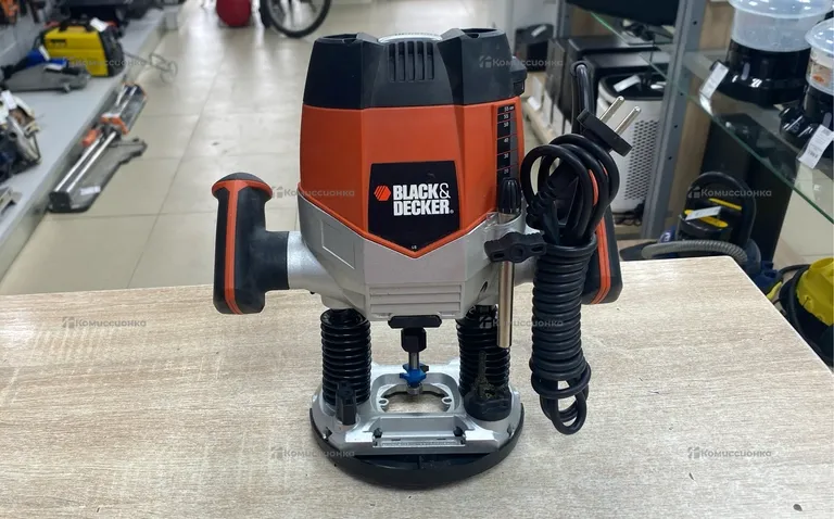 Фрезер Black&Decker KW900E
