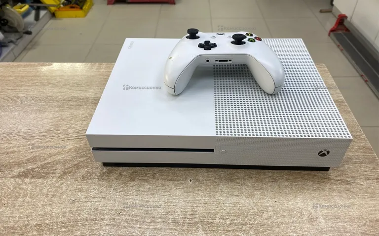 Приставка Xbox one s 500gb