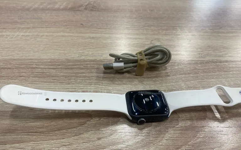 Часы  Apple Watch 5