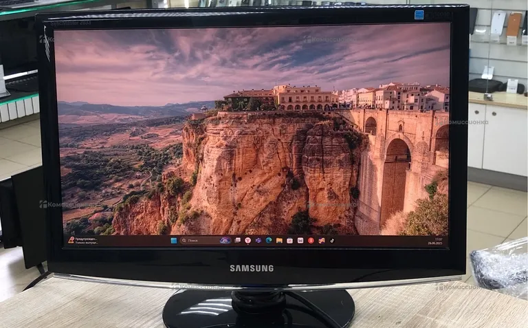 Монитор Samsung SyncMaster 2033SN
