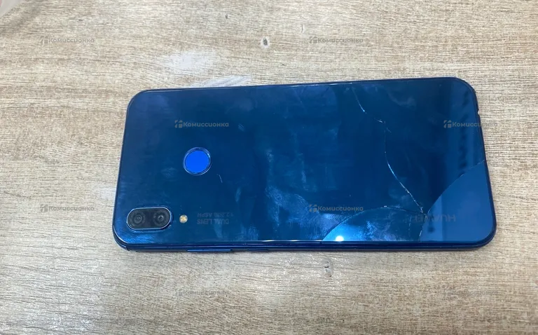 Huawei P20 lite 4/64 Гб
