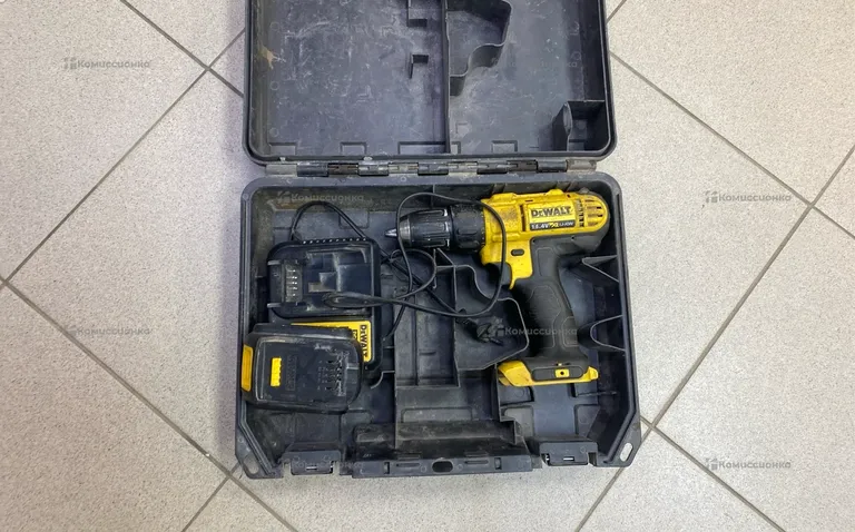 Аккумуляторная дрель-шуруповерт Dewalt DCD734-ks