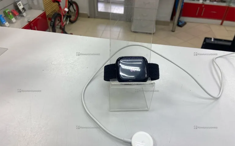 Часы  Apple Watch SE 44
