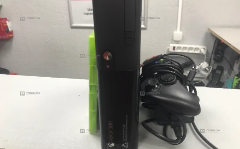 Xbox 360 E 250GB