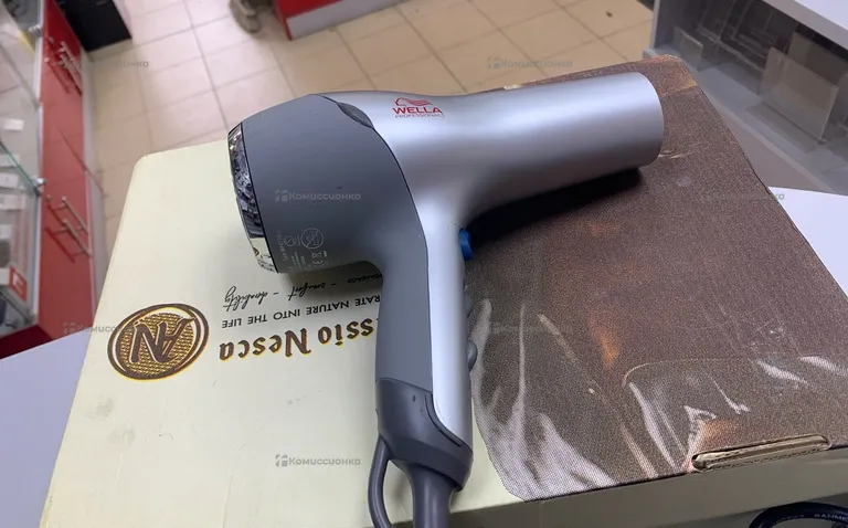Фен Wella WH016Si