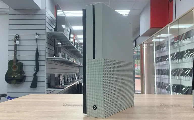 Приставка Xbox One S 512 GB