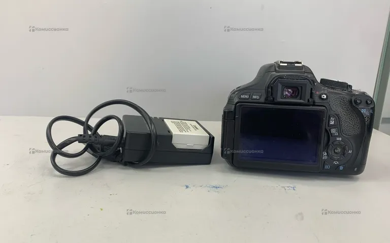 Фотоаппарат  canon EOS600d
