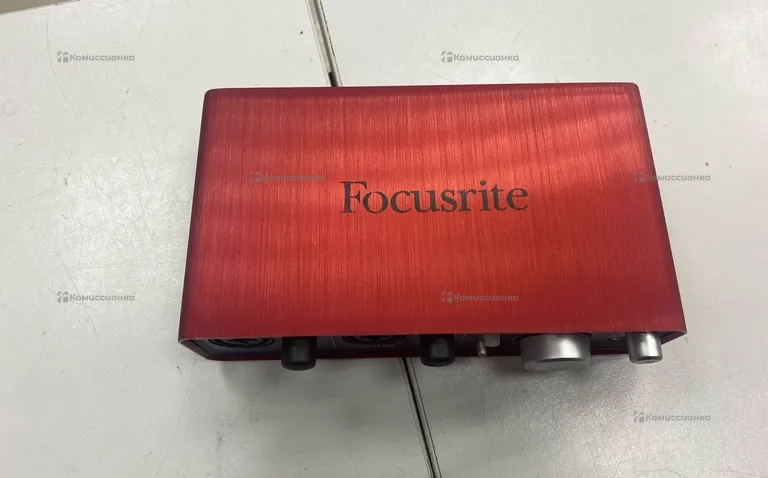Звуковая карта Focusrite 2i2