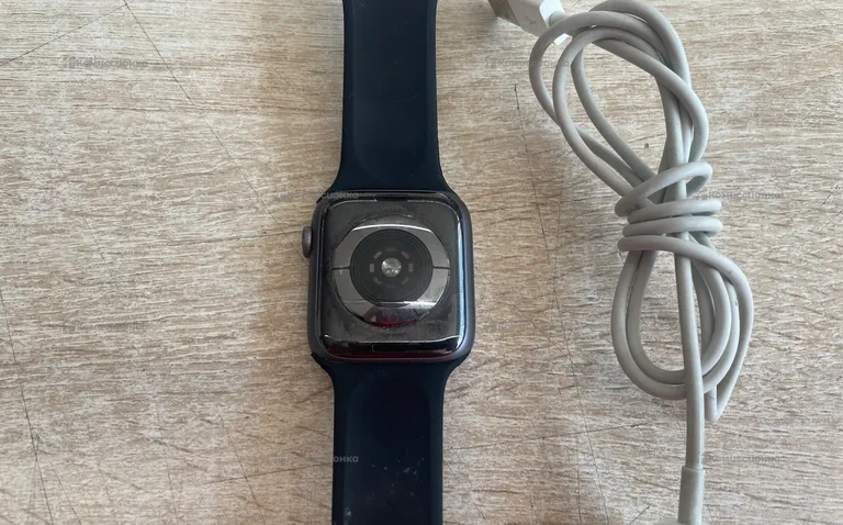 Часы  Apple Watch 4 44m