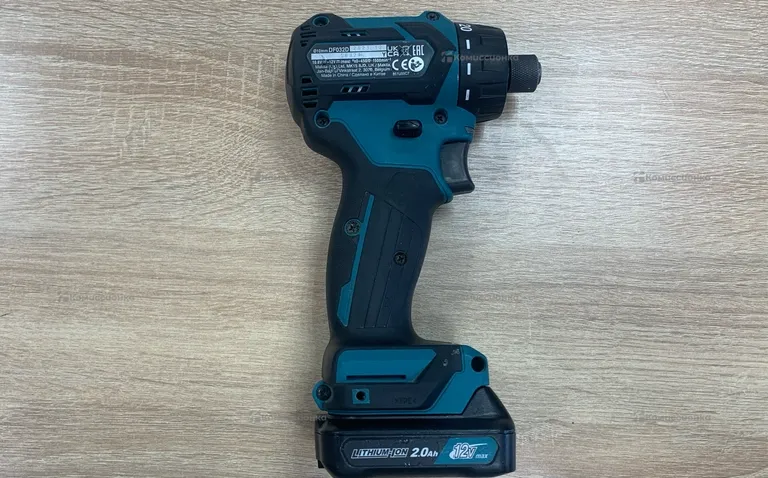 Шуруповерт makita DF032D