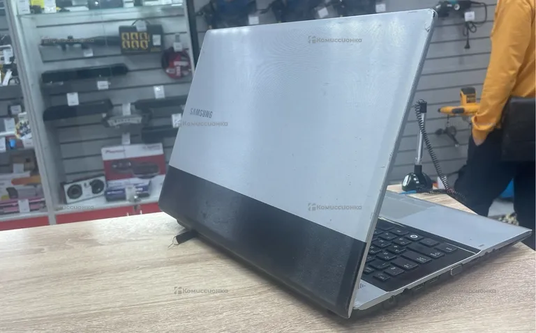 Ноутбук  Samsung RV513
