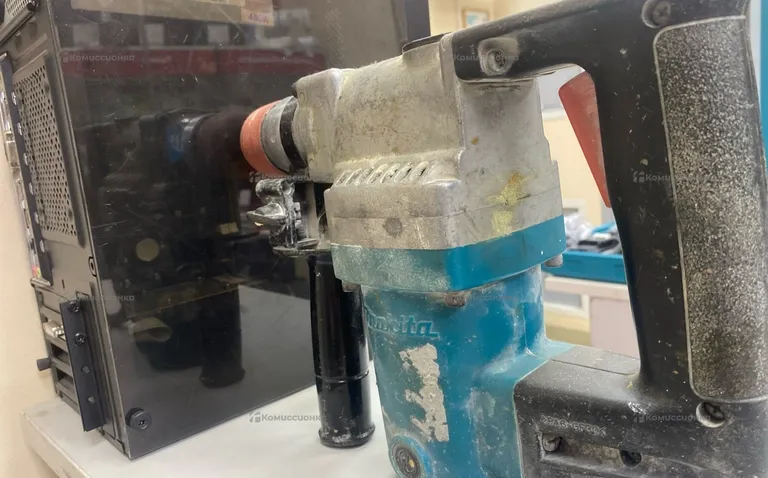 Перфоратор Makita HR 2010