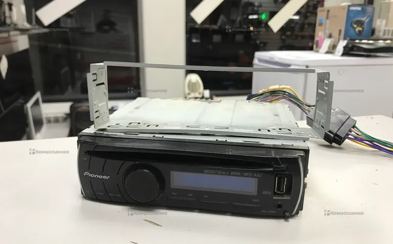 Автомагнитола  Pioneer DEh-3200UB