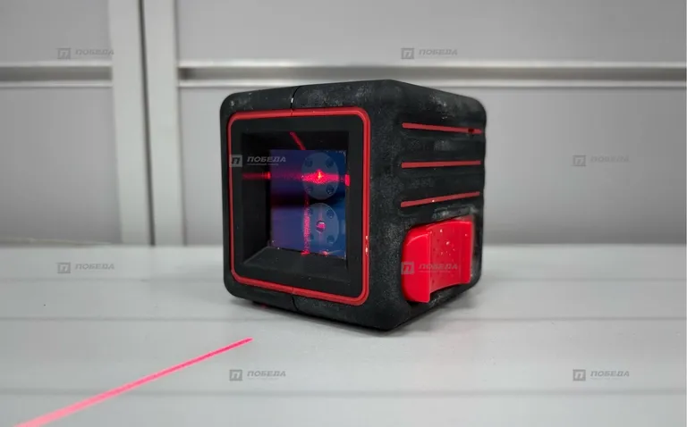 Лазерный уровень Cube mini