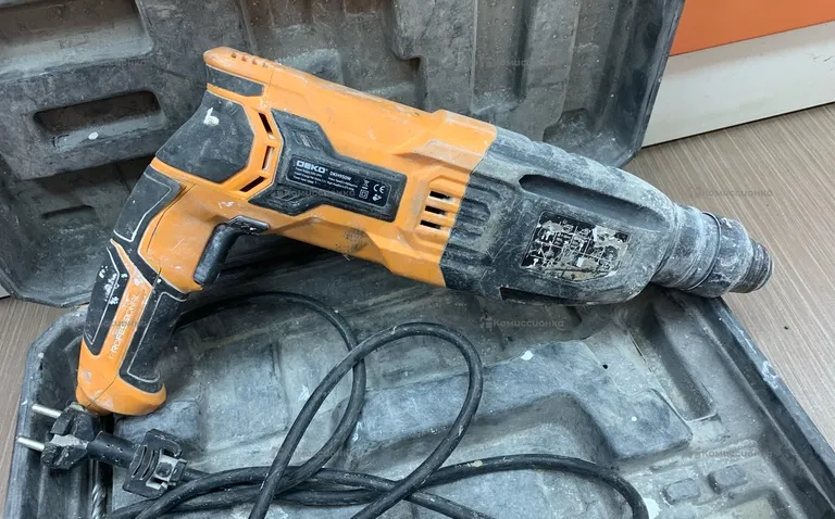 Перфоратор сетевой DEKO DKH950W