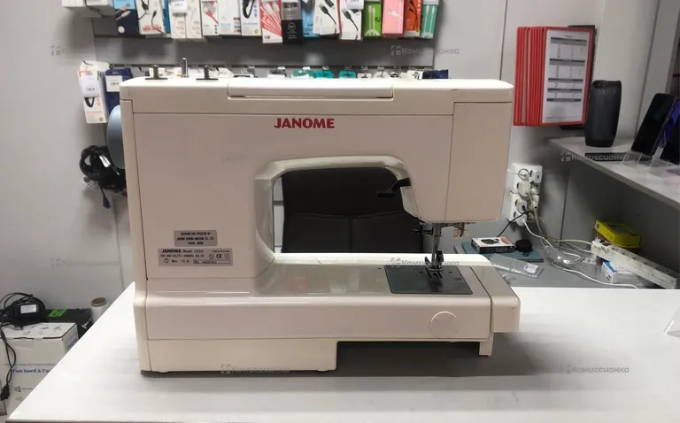 Швейная машина  janome 423s