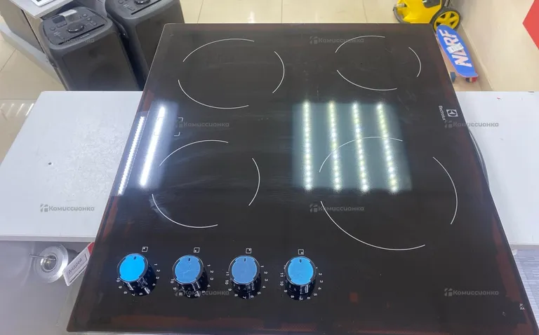 Электрическая плита  Electrolux