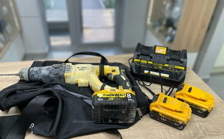 Перфоратор аккумуляторный DeWALT DCH263N