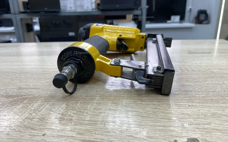 скобозабивной пистолет Pegas 1022J