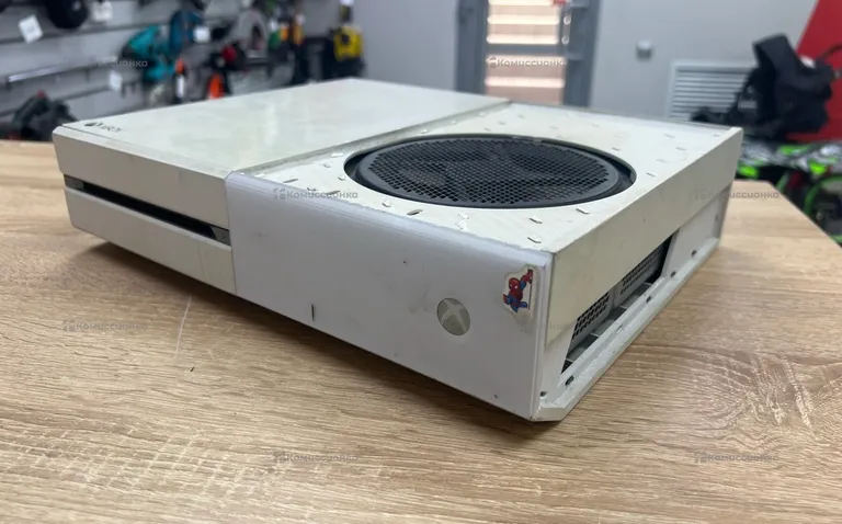 Приставка Xbox One 500Gb