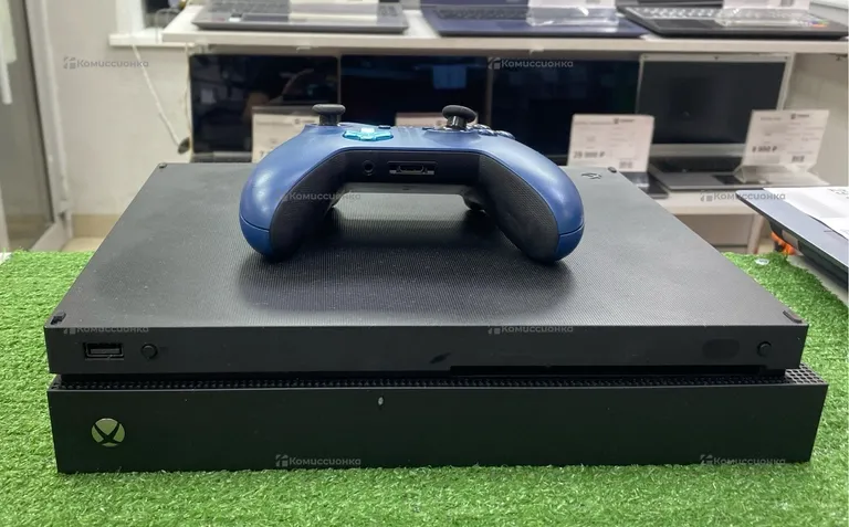Приставка Xbox One X 1 TB