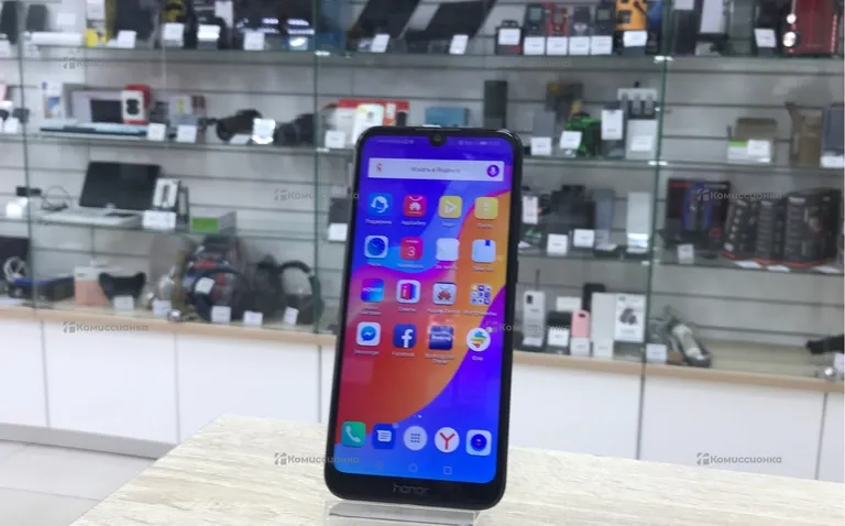 Honor 8A 2/32 ГБ