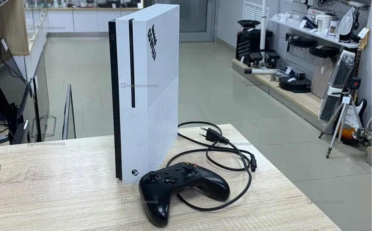 Приставка Xbox one s 500 ГБ с дисководом