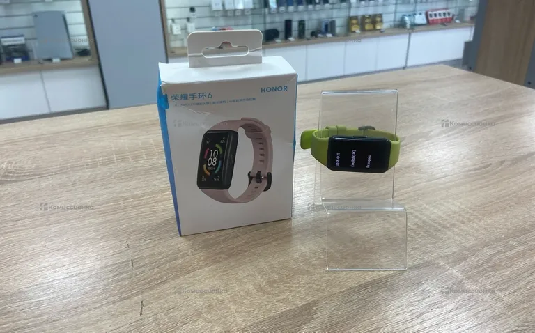 Фитнес браслет Honor Band 6