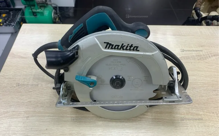 циркулярная пила Makita HS7601