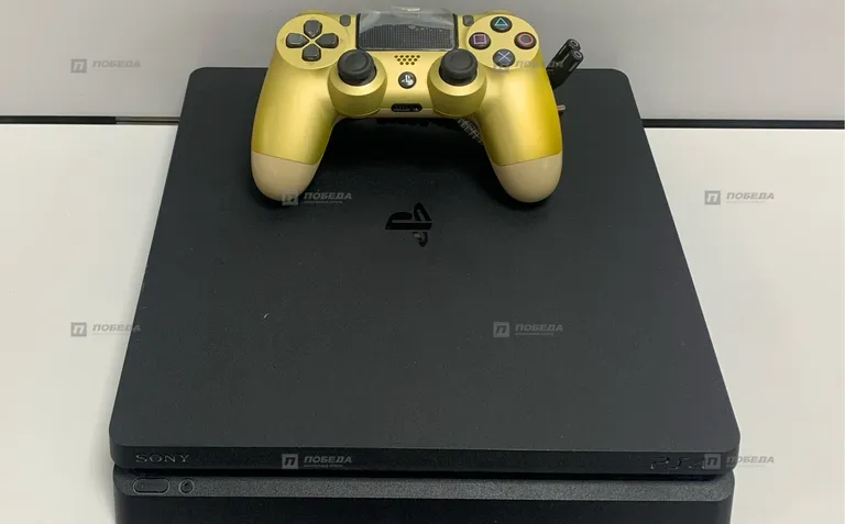 PS4. slim 1tb