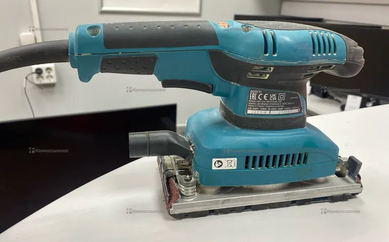 Вибрационная шлифмашина Makita BO3711