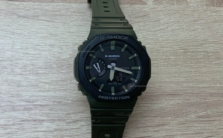 Часы  G-SHOCK GA-2110SU