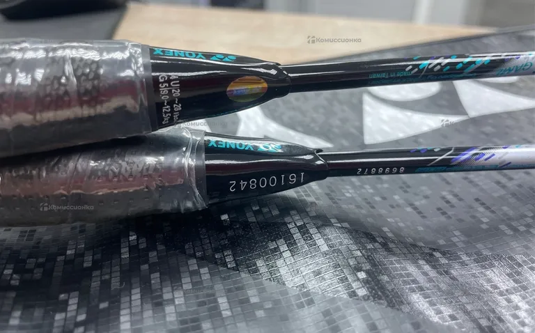 Ракетка для бадминтона yonex