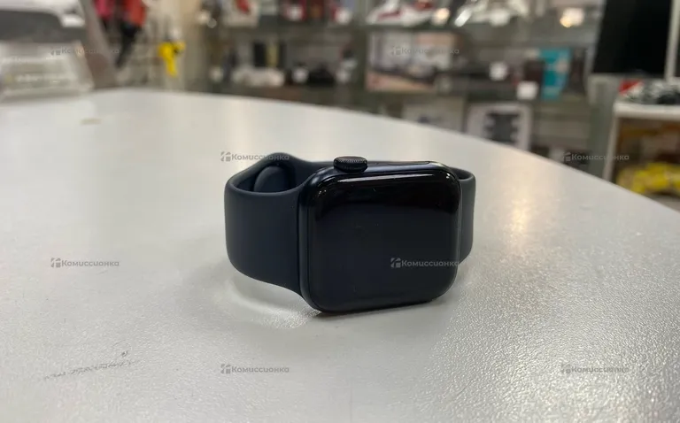 Часы  Apple Watch SE 40mm gen 2