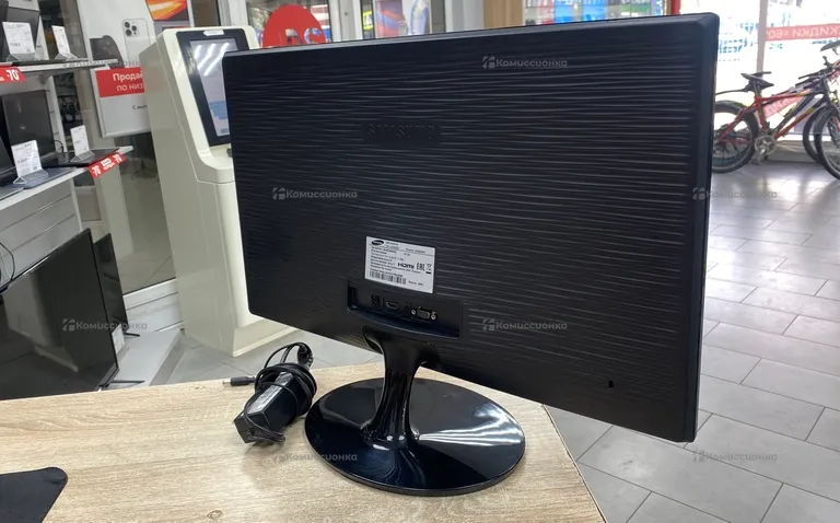 Монитор Samsung S24D300H
