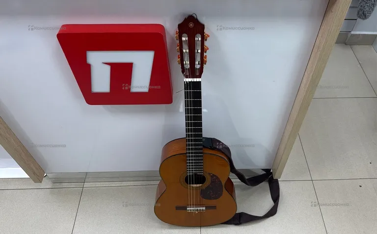 Акустическая гитара YAMAHA CG142C