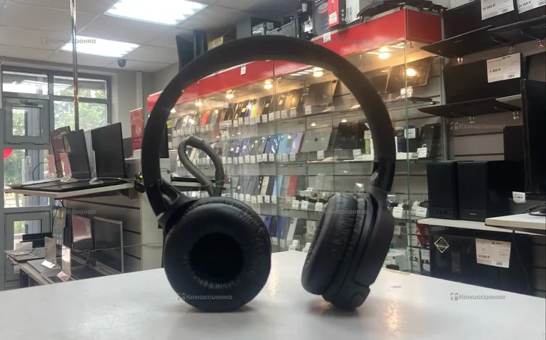 Наушники  JBL 520
