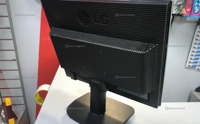 Монитор LG Flatron L1718S