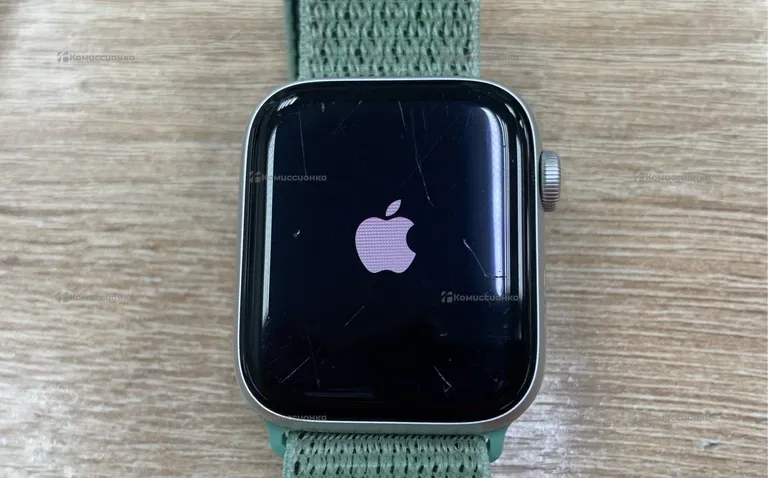 Часы  Apple Watch SE 44mm