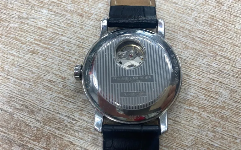Часы  Baume Mercier