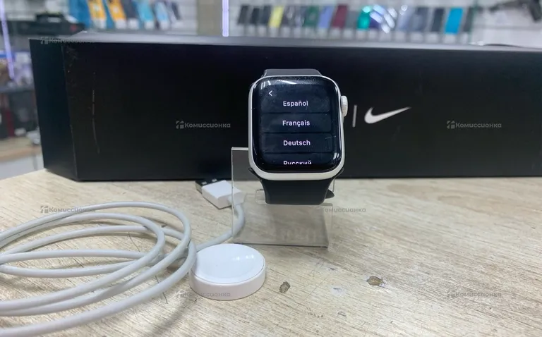 Часы Apple Watch Nike SE 40mm