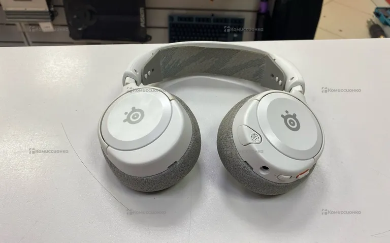 Наушники Steelseries Arctis Nova 1