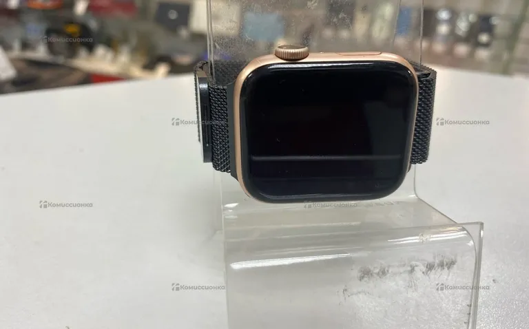 Часы  Apple Watch Series 4 44M